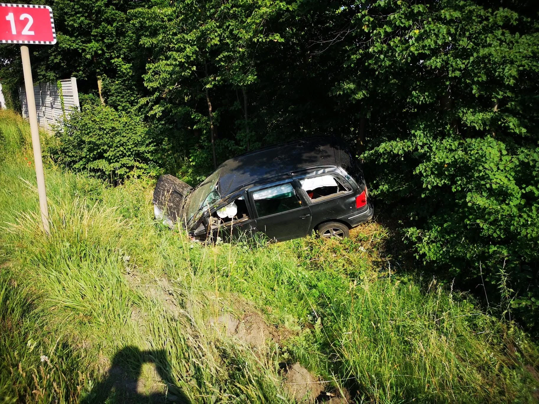 Wypadek samochodowy na DK 12. Interweniowały trzy jednostki straży