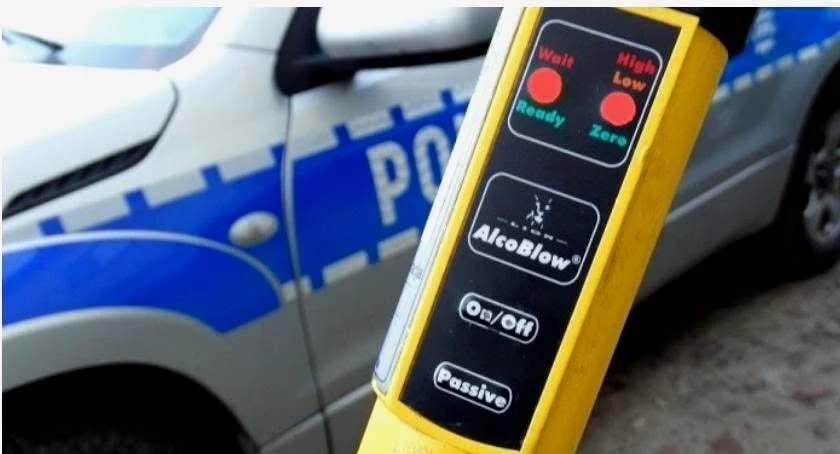Czworo kierowców zatrzymanych za jazdę po alkoholu w powiecie gostyńskim
