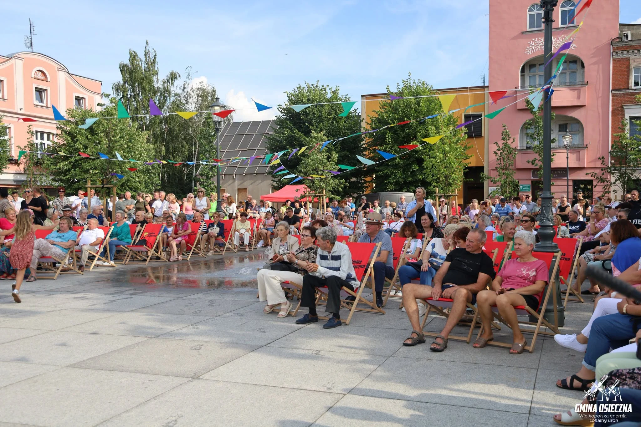 Klimat lat 80. opanował Rynek w Osiecznej — zdjęcie 11