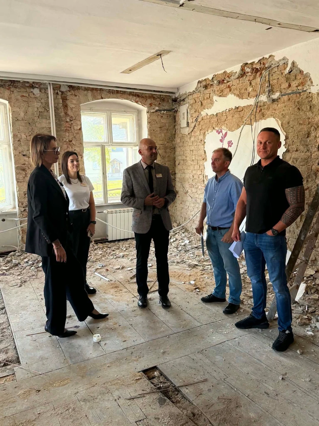 Włoszakowice: biblioteka i szkolne tereny zielone nabierają tempa