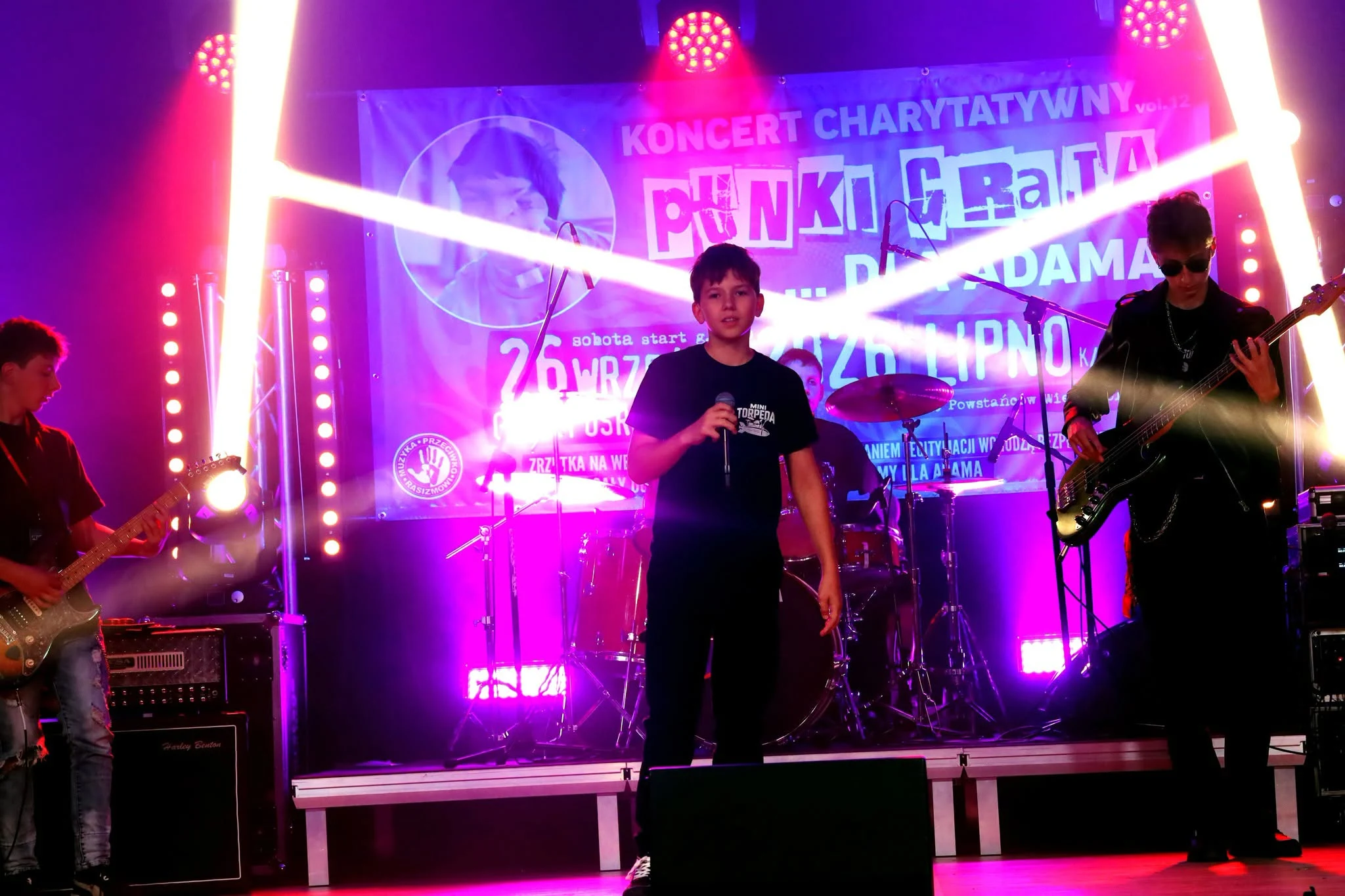 Punki zagrały dla Adama – charytatywny koncert pełen emocji — zdjęcie 9