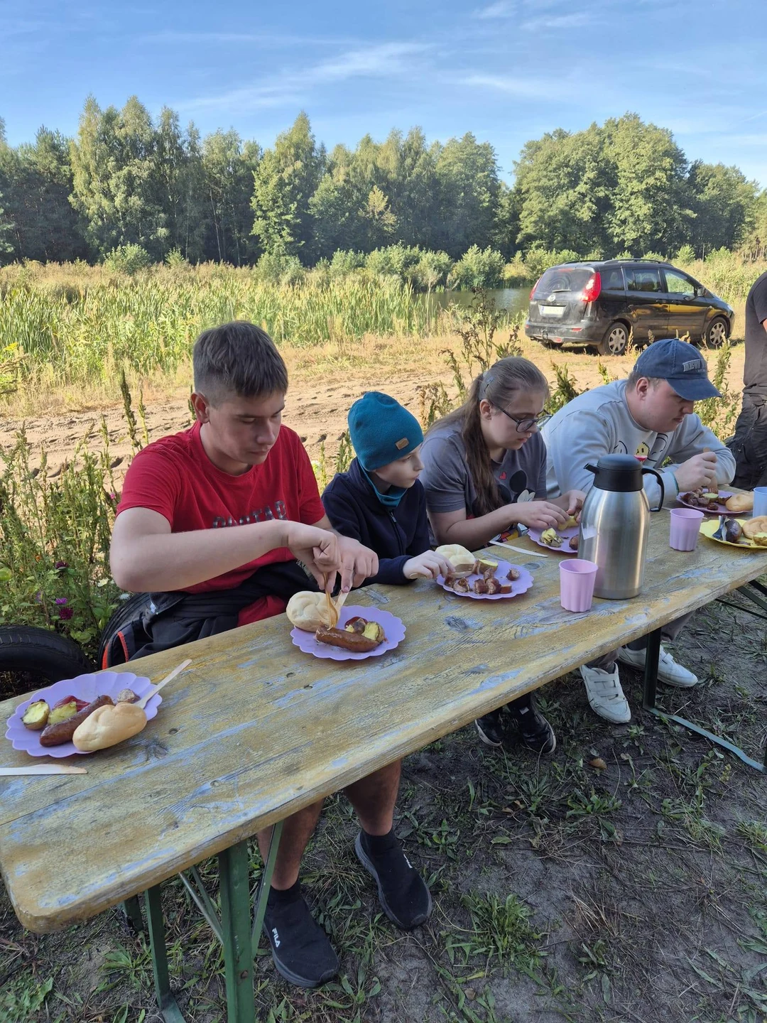 Uczniowie na wykopkach w Tarnowej Łące – lekcja tradycji w terenie — zdjęcie 29