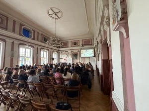 Bezpieczeństwo w szkołach – spotkanie z dyrektorami placówek w Gostyniu — zdjęcie 7
