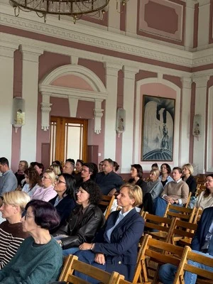 Bezpieczeństwo w szkołach – spotkanie z dyrektorami placówek w Gostyniu — zdjęcie 9