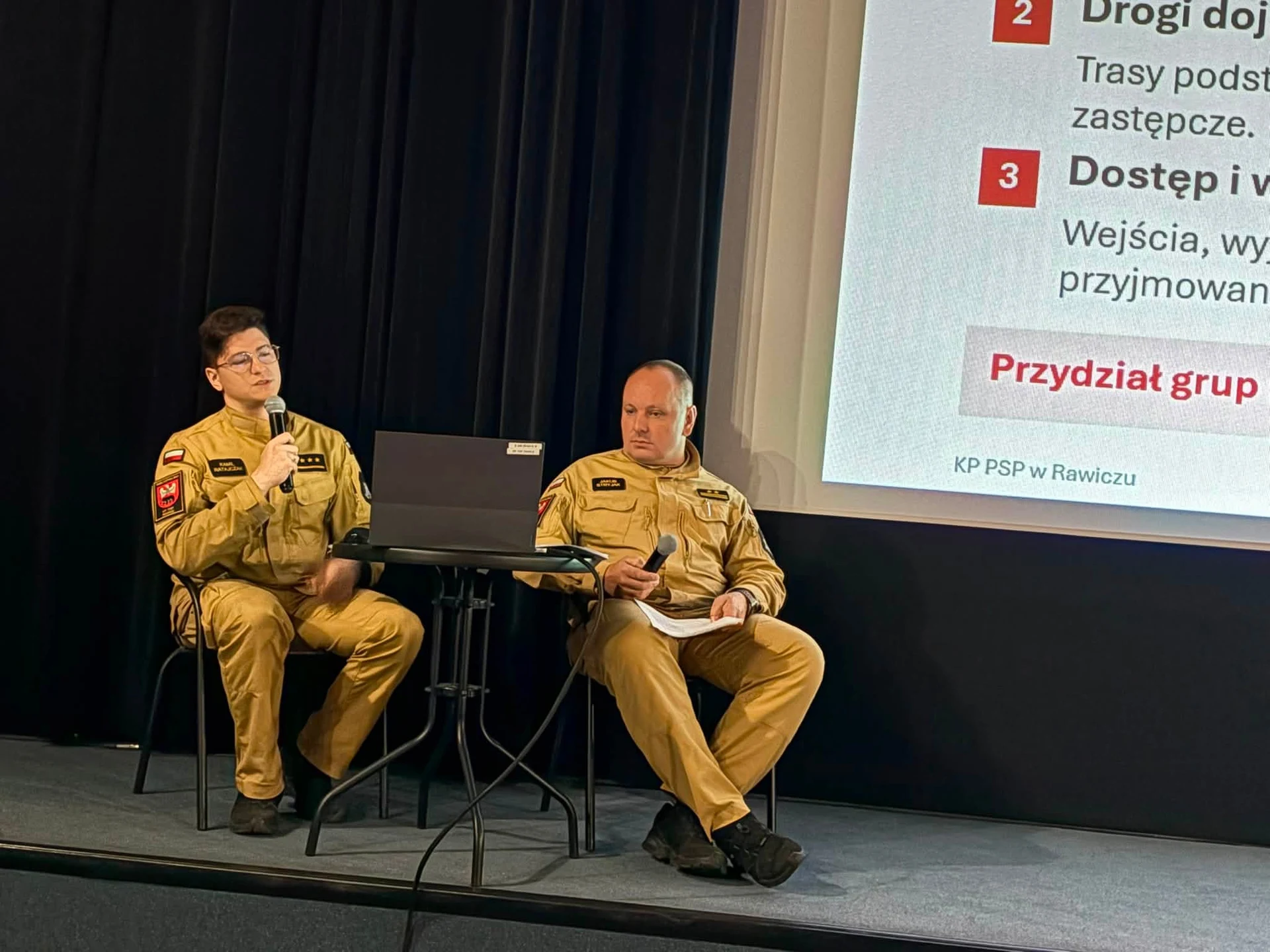 Spotkanie o bezpieczeństwie szkół w powiecie rawickim — zdjęcie 8