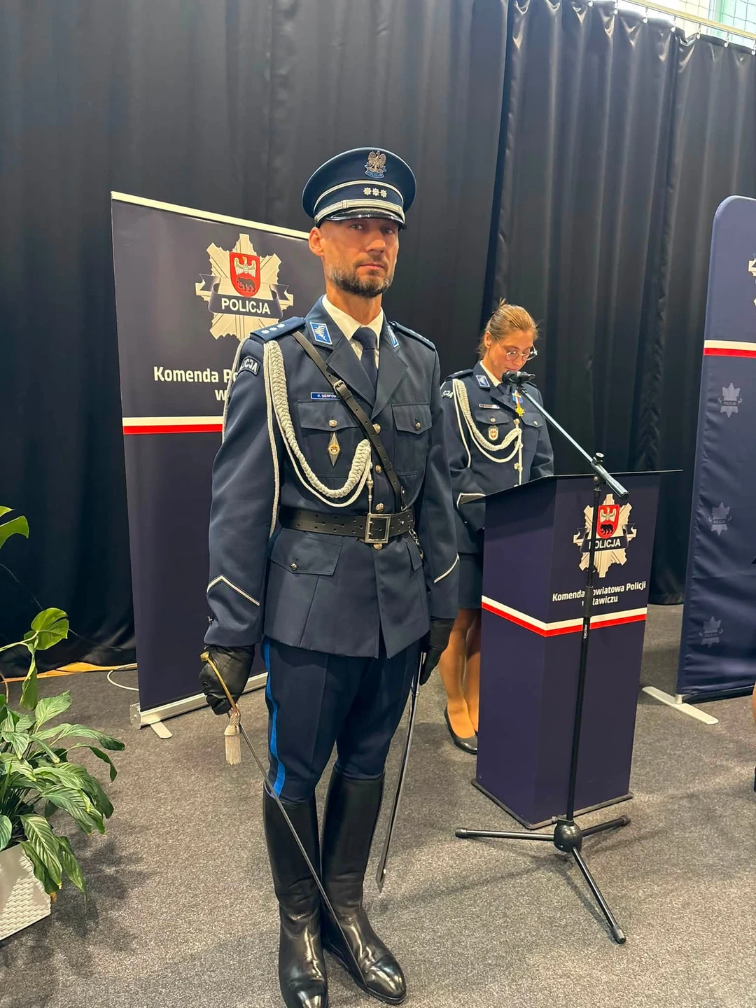 Awanse, odznaczenia i nowy sztandar – święto policjantów z Rawicza — zdjęcie 10