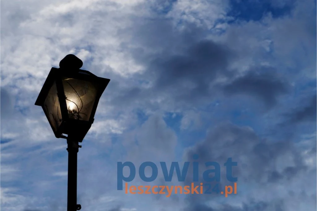 Miasto zrywa umowy na budowę oświetlenia