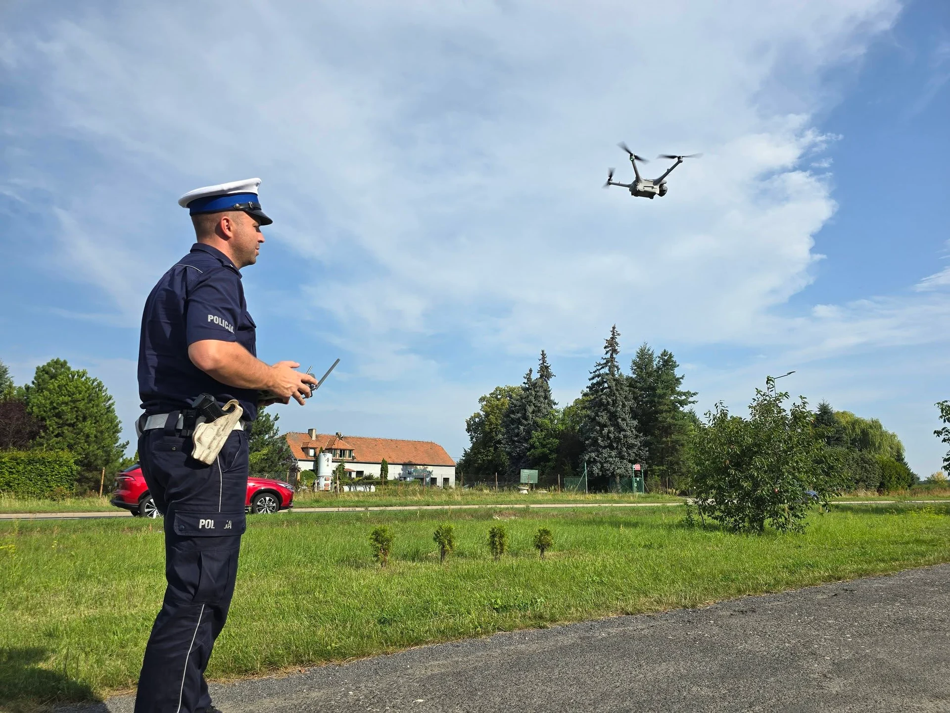Dron policji z Leszna przyłapał kierowców na Osieckiej