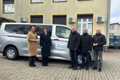 Nowy-bus-oficjalnie-przekazany-SDS-w-Kakolewie-00015