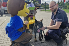 Policjanci-z-wizyta-u-przedszkolakow-w-Rydzynie-006