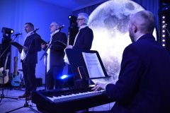 Wnies-serce-nad-zlo-00008