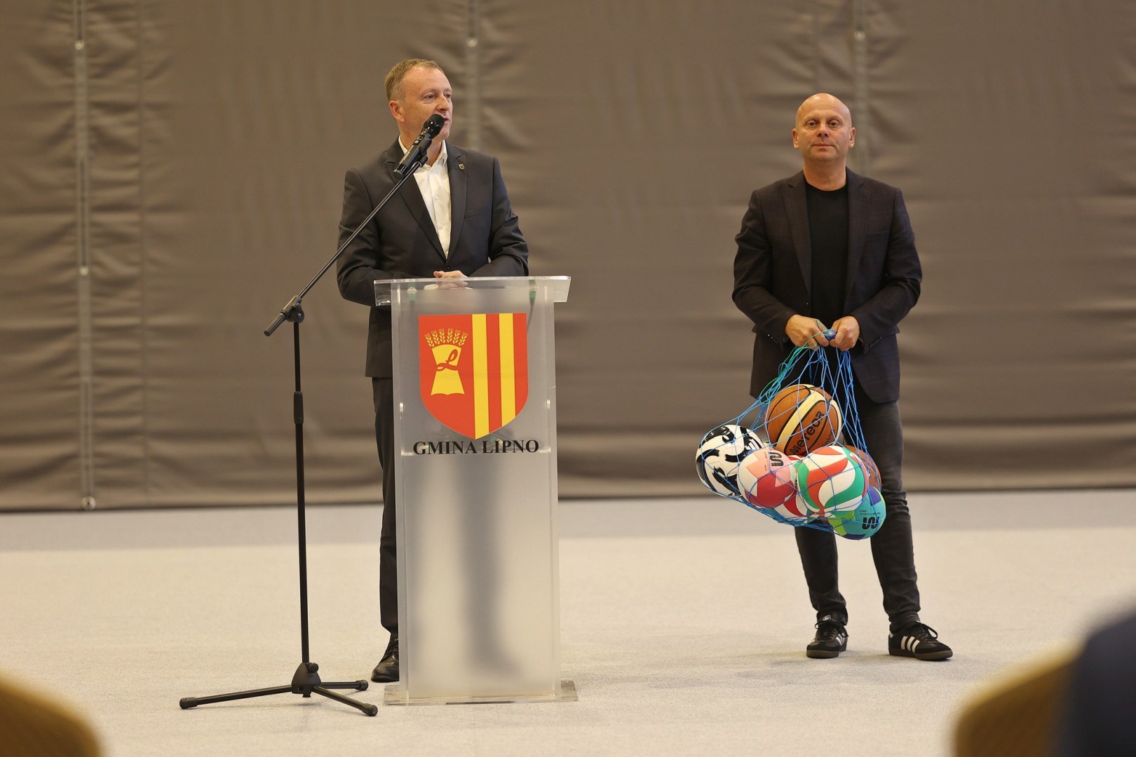 Uroczyste otwarcie nowej hali sportowej w Wilkowicach przy Zespole Szkolno-Przedszkolnym