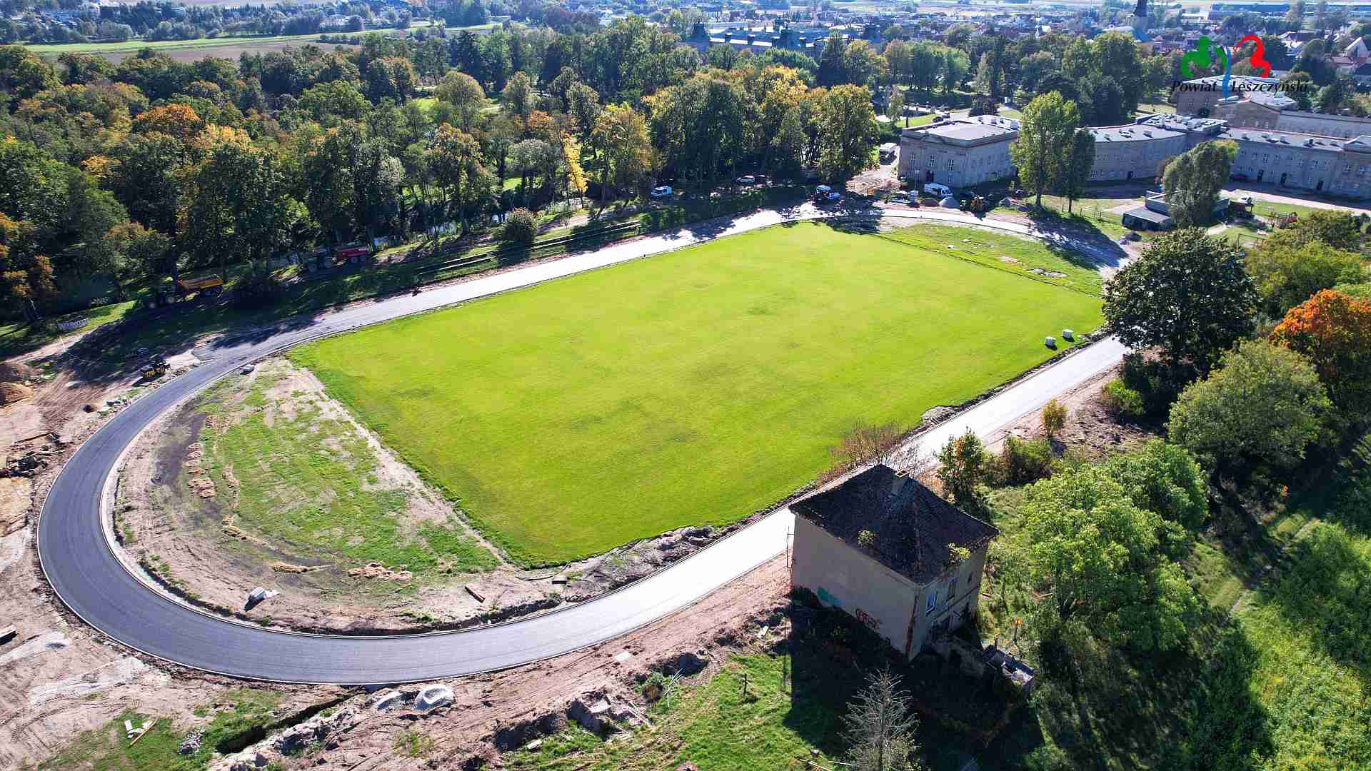 Postępują prace przy modernizacji bieżni w SOSW w Rydzynie