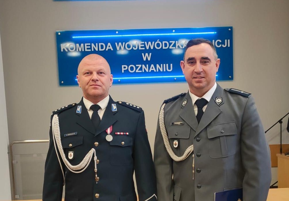 Uroczysta zbiórka w Poznaniu – awans dla leszczyńskiego policjanta