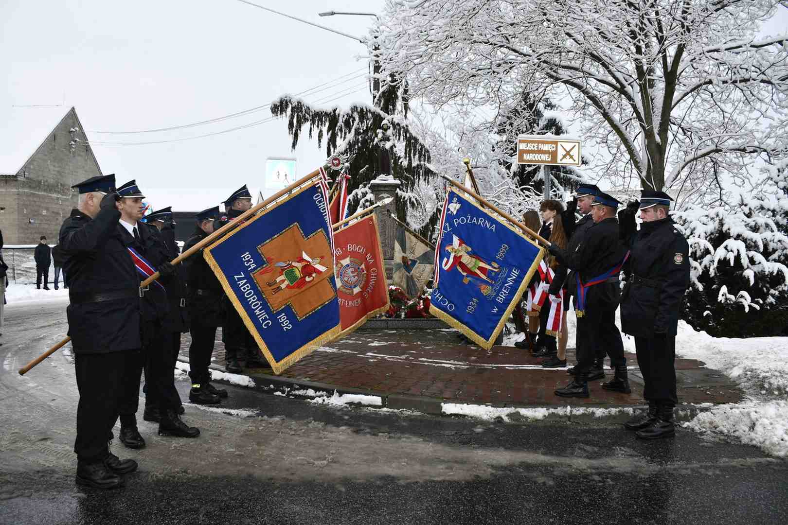 Uroczystość w Brennie: 106. rocznica zwycięstwa Powstania Wielkopolskiego i 21-lecie nadania imienia szkole