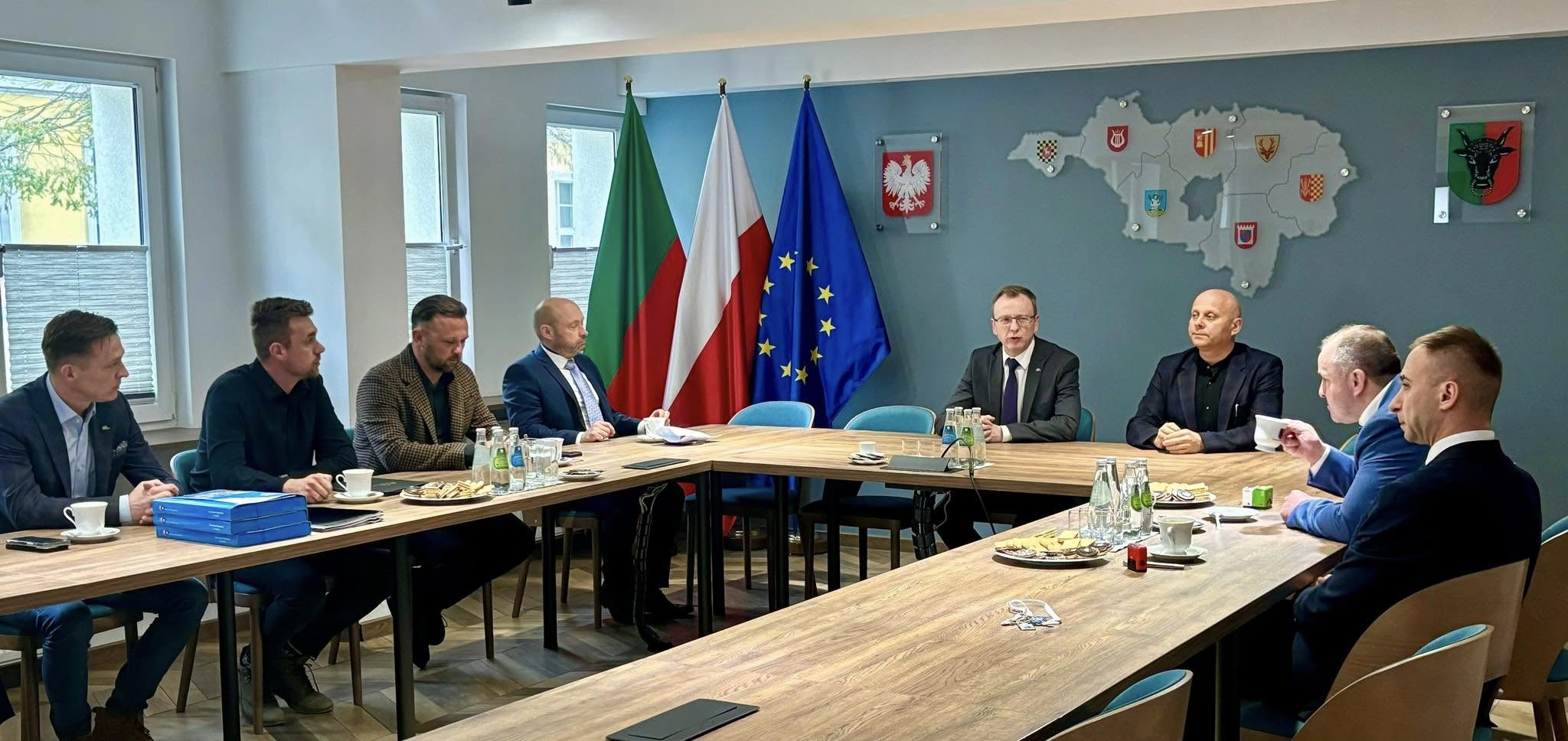 Nowe drogi rowerowe w powiecie leszczyńskim – podpisano umowy na ważne inwestycje