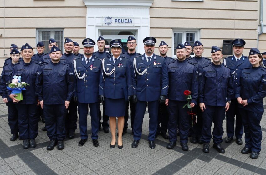 Leszczyńscy policjanci z awansami i gratulacjami