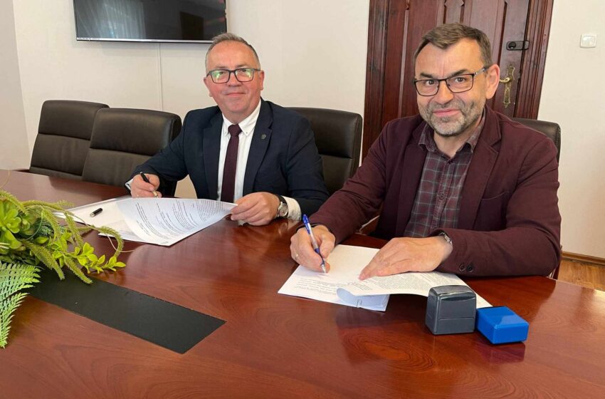 Podpisano umowę w sprawie strzeżonego kąpieliska w Brennie