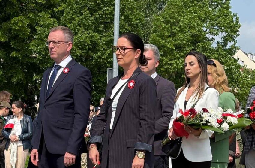 Leszno uczciło rocznicę uchwalenia Konstytucji 3 Maja – udział władz powiatu i mieszkańców