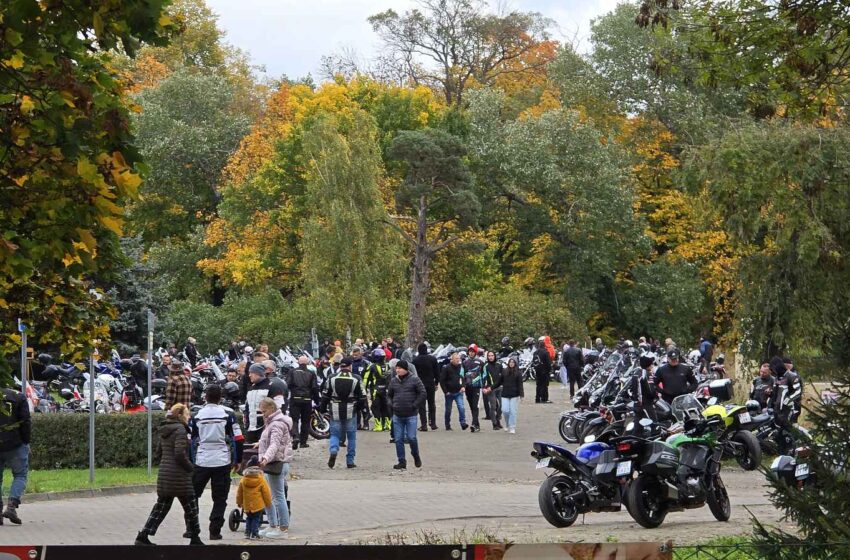 Motocykliści w Rydzynie dla Julki i Szymka Fogt
