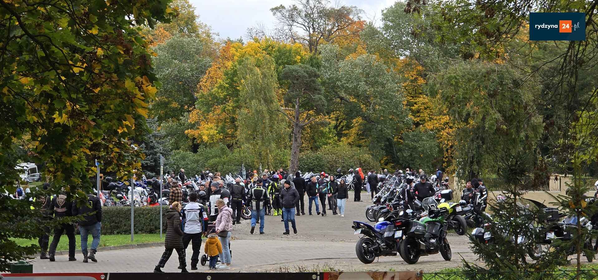 Motocykliści w Rydzynie dla Julki i Szymka Fogt