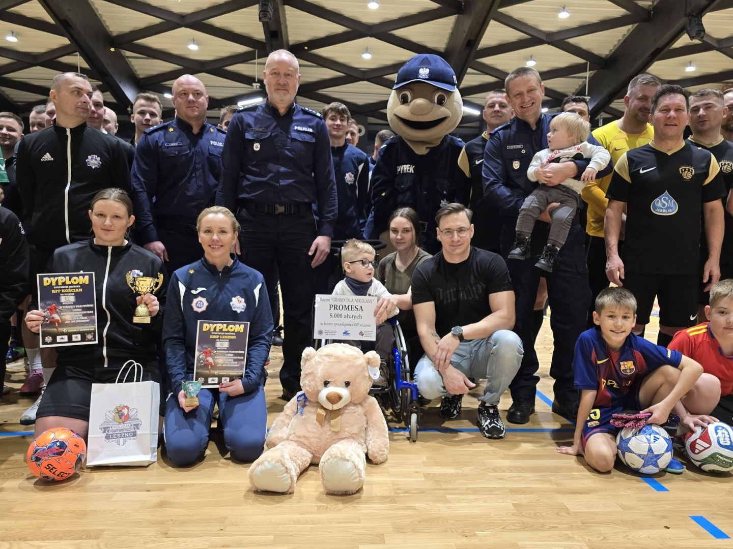 Charytatywny turniej piłkarski policji w Lesznie dla 4-letniego Nikosia