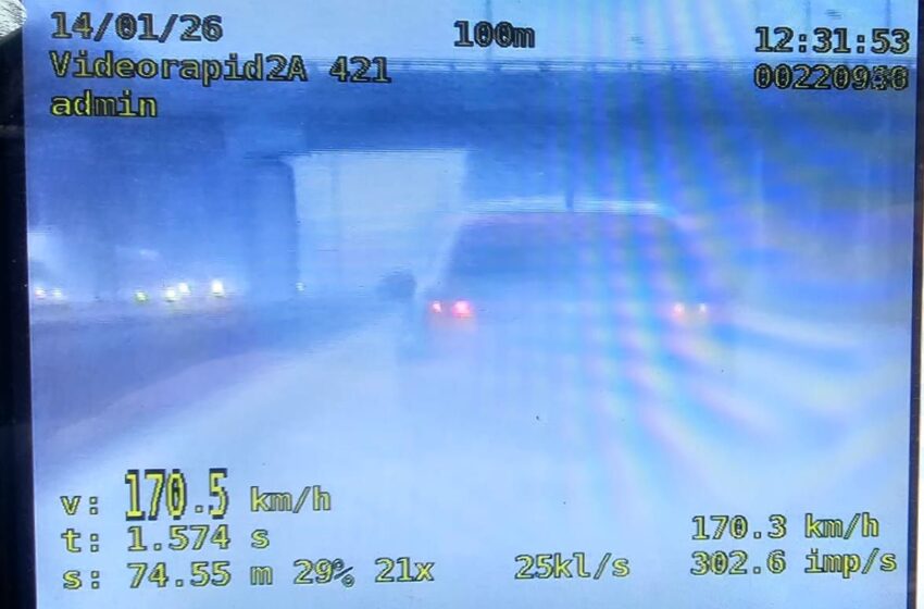  Drogowy recydywista pędził 170 km/h w rzęsistym deszczu