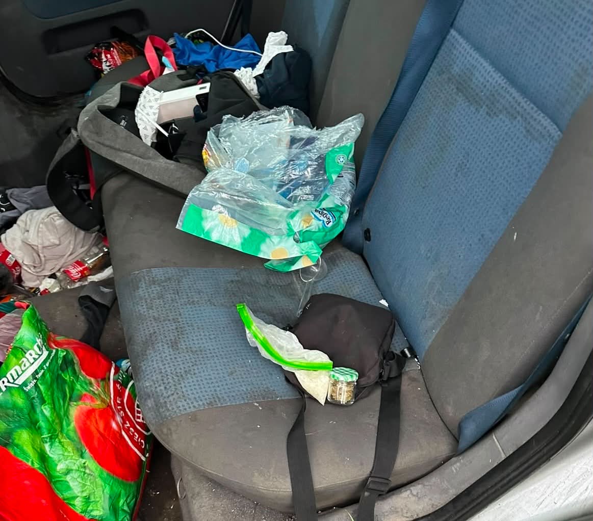Rozbił auto w rowie i uciekał pieszo. 23-latek wpadł z metamfetaminą i marihuaną